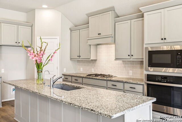 Listing photo id 18 for 9121 War Wagon Ln