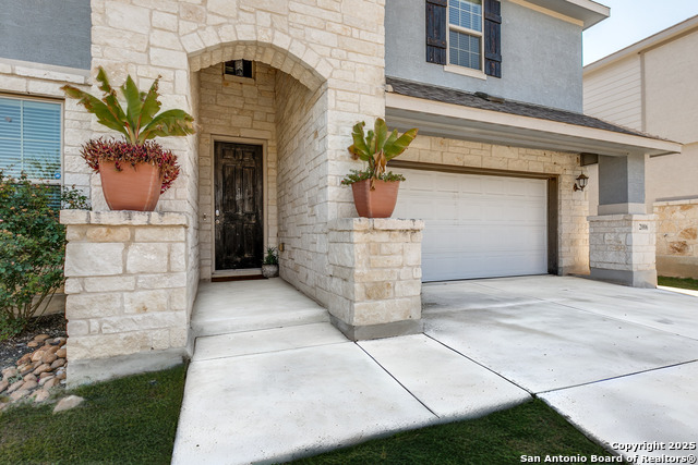 Listing photo id 1 for 2006 Artemis Path