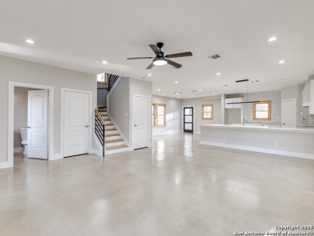 Listing photo id 12 for 1014 Cherry N