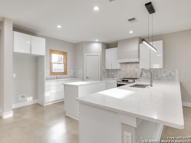 Listing photo id 15 for 1014 Cherry N