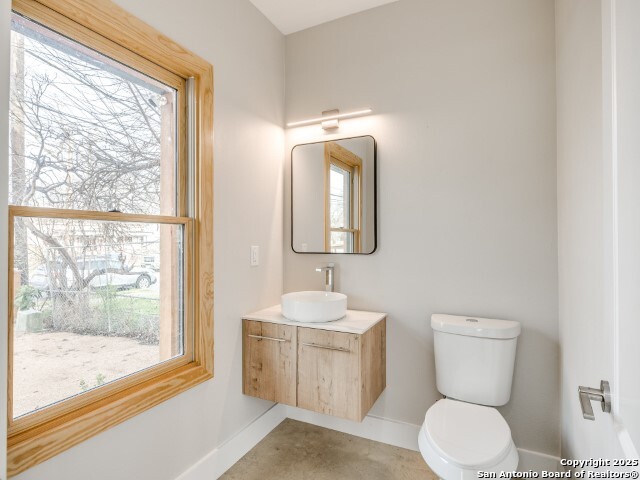 Listing photo id 17 for 1014 Cherry N