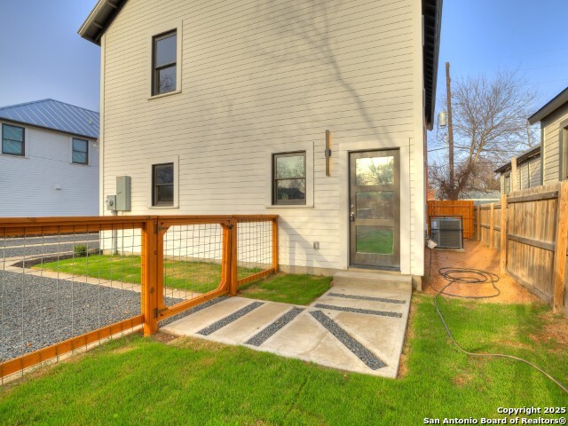 Listing photo id 19 for 1014 Cherry N