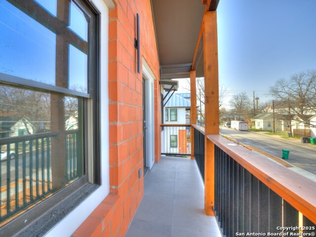 Listing photo id 20 for 1014 Cherry N