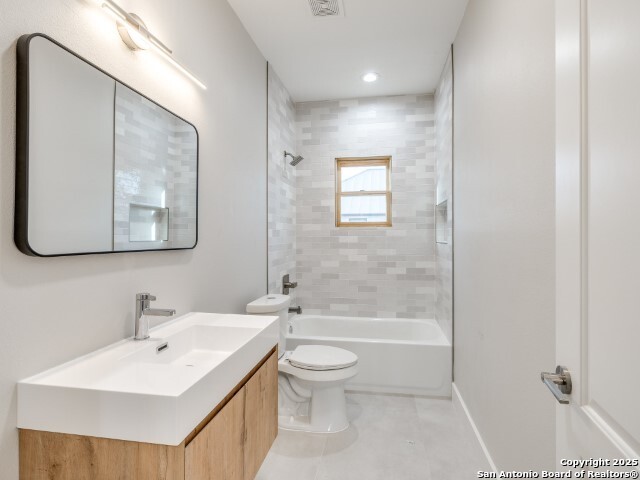 Listing photo id 4 for 1014 Cherry N
