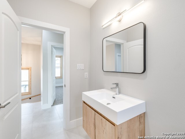 Listing photo id 5 for 1014 Cherry N