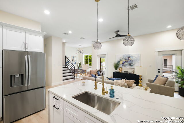 Image 20 of 45 For 1021 Hackberry S 402