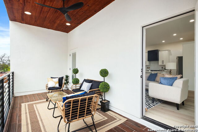 Image 35 of 45 For 1021 Hackberry S 402