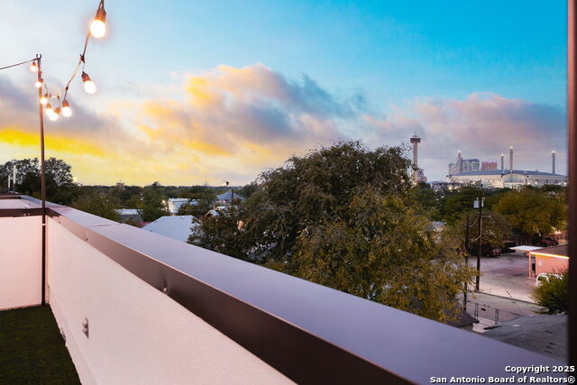 Image 38 of 45 For 1021 Hackberry S 402