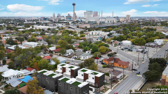 Image 42 of 45 For 1021 Hackberry S 402