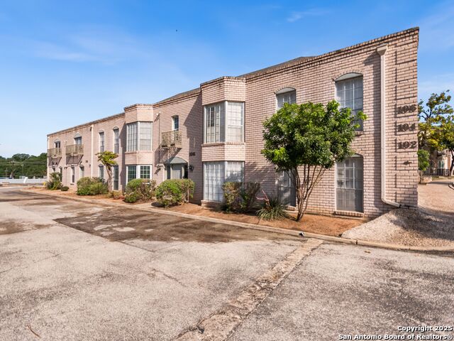 Image 22 of 23 For 102 Ruelle Lane  106c
