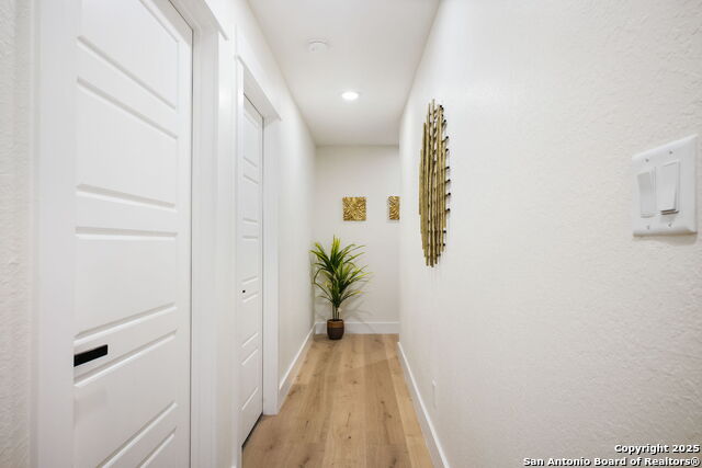 Listing photo id 19 for 1019 Hackberry S 202