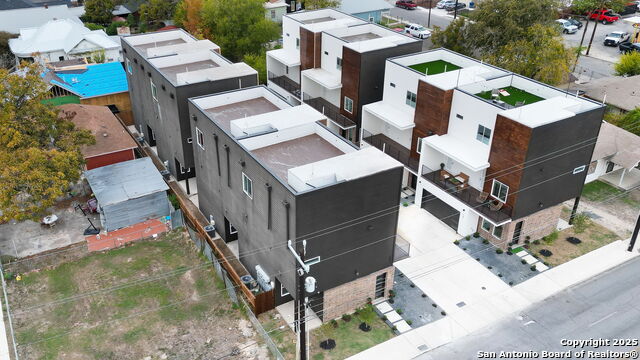 Listing photo id 41 for 1019 Hackberry S 202