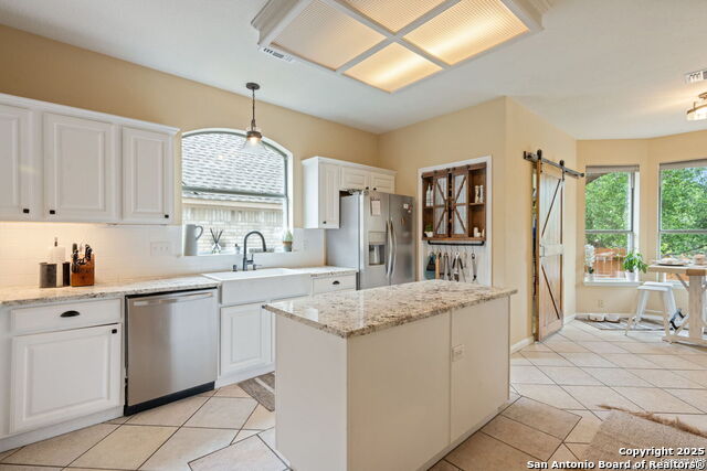 Image 2 of 15 For 9610 Rocksprings