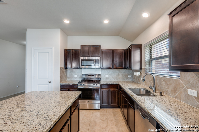 Image 8 of 26 For 445 Red Morganite