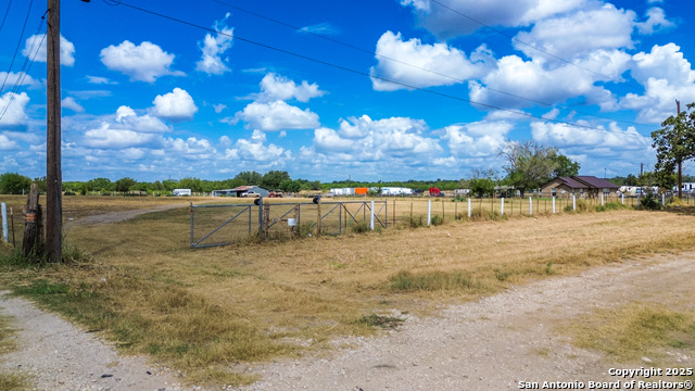Image 17 of 18 For 16587 S Loop 1604 W