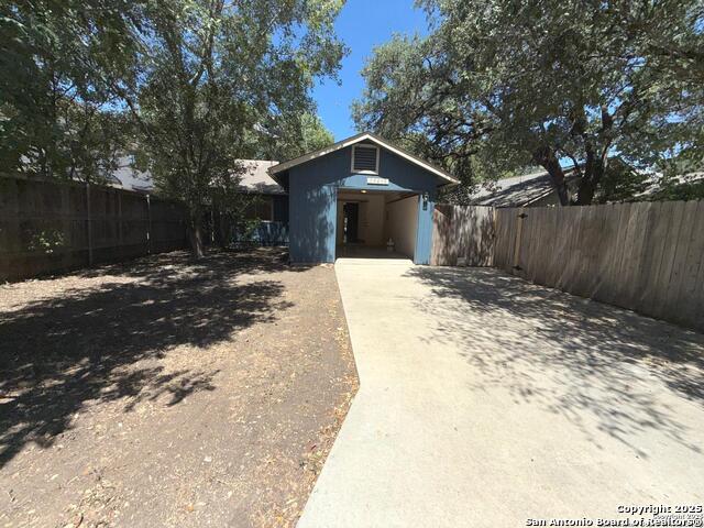 Image 11 of 13 For 13615 Chapel Oaks
