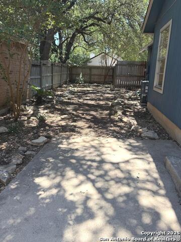 Image 12 of 13 For 13615 Chapel Oaks