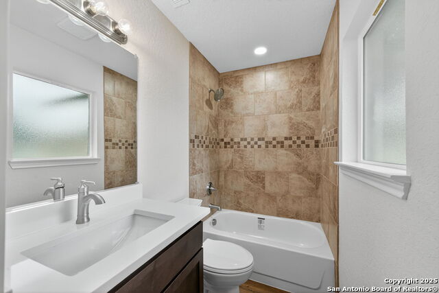 Image 17 of 21 For 218 Park Ln  