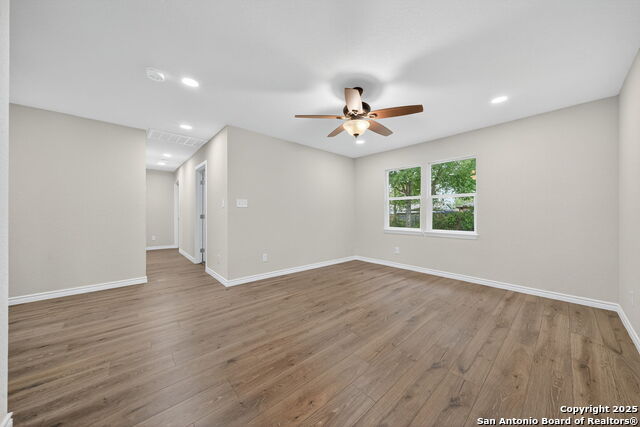 Image 4 of 21 For 218 Park Ln  