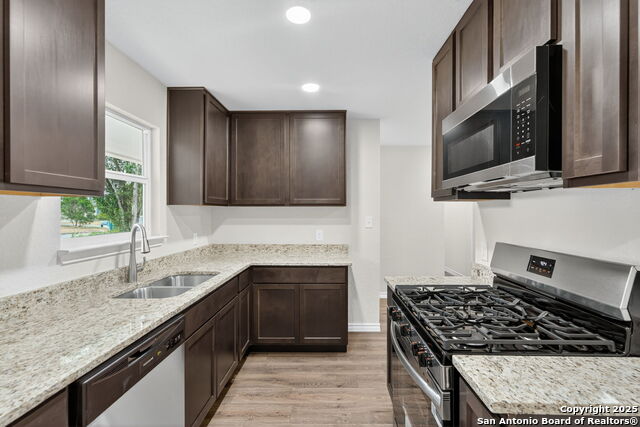 Image 8 of 21 For 218 Park Ln  