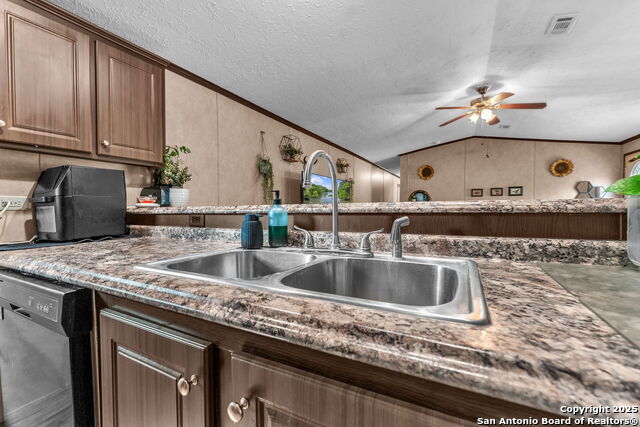 Listing photo id 15 for 5478 Elkhunter Trail