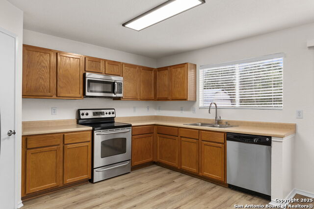 Image 10 of 39 For 5903 Bronco Way