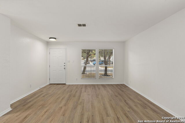 Image 21 of 39 For 5903 Bronco Way