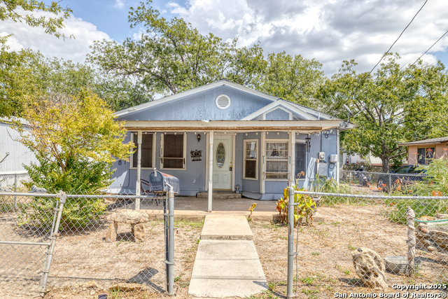 Details for 1709 Ave E  , Hondo, TX 78861