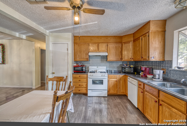 Image 3 of 25 For 1709 Ave E  