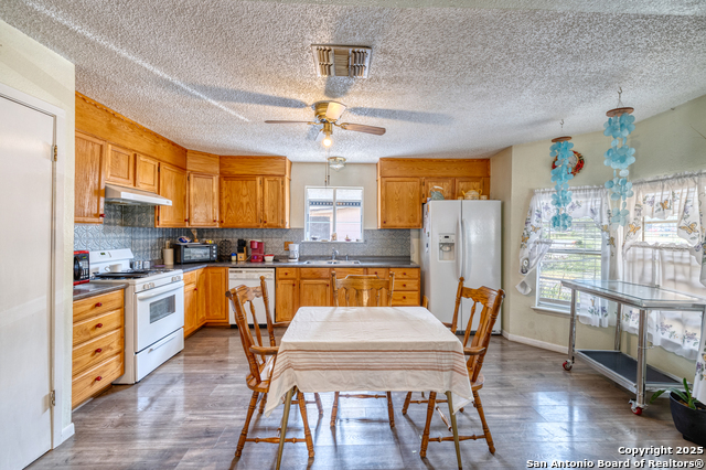 Image 4 of 25 For 1709 Ave E  