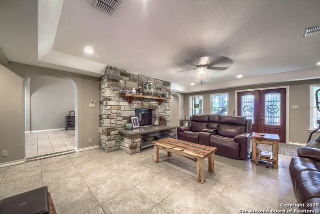 Image 15 of 51 For 5464 Coughran Rd
