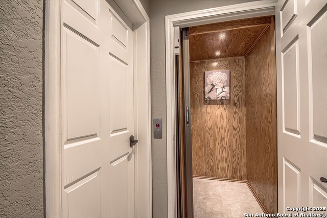 Image 19 of 51 For 5464 Coughran Rd