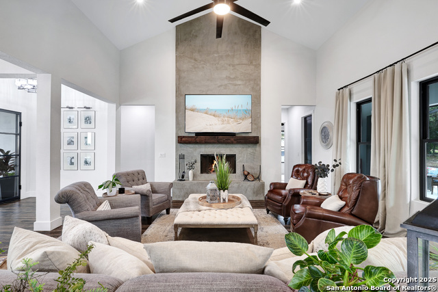 Listing photo id 8 for 2634 Beaver  
