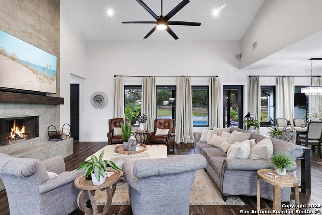 Listing photo id 11 for 2634 Beaver  