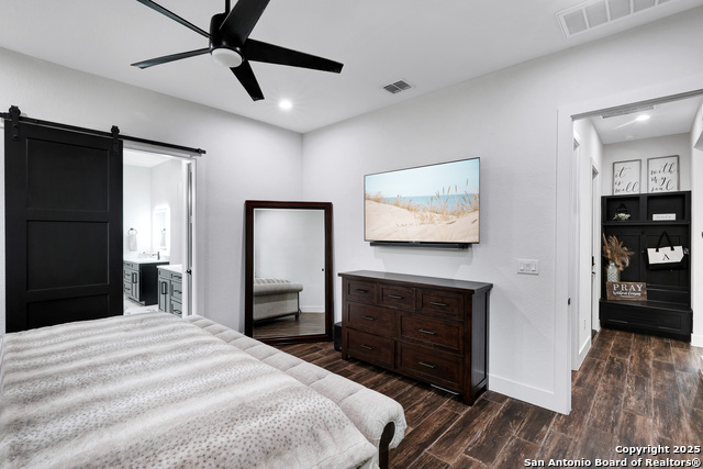 Listing photo id 27 for 2634 Beaver  
