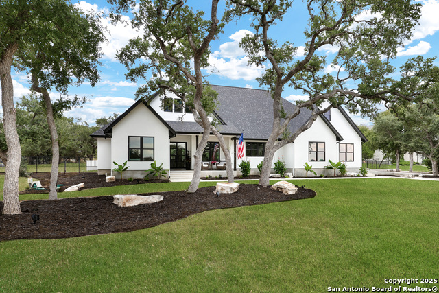 Listing photo id 1 for 2634 Beaver  