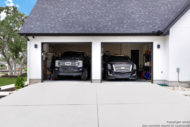 Listing photo id 38 for 2634 Beaver  