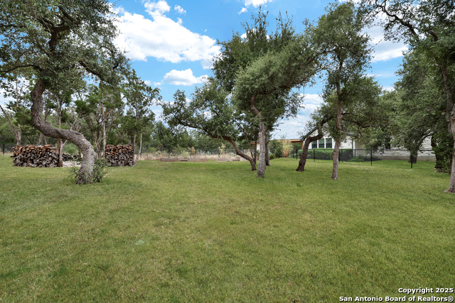 Listing photo id 49 for 2634 Beaver  