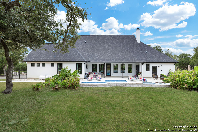 Listing photo id 52 for 2634 Beaver  