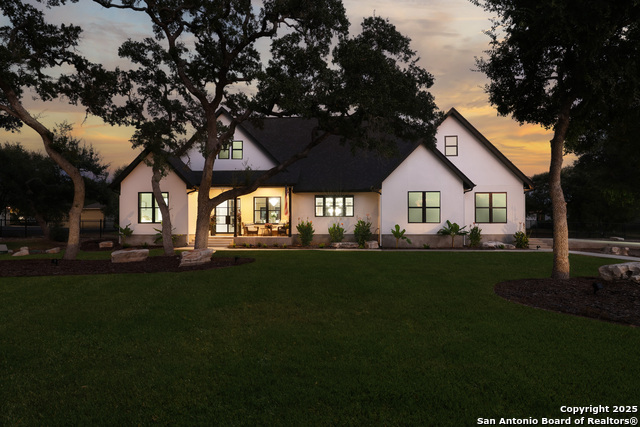 Listing photo id 53 for 2634 Beaver  