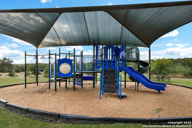 Listing photo id 57 for 2634 Beaver  