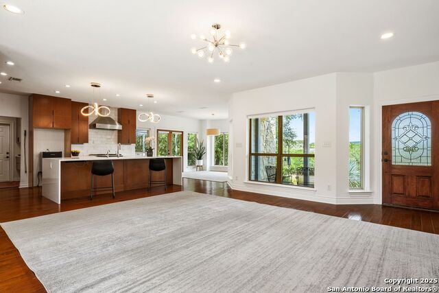 Image 17 of 49 For 148 Lake Front Dr