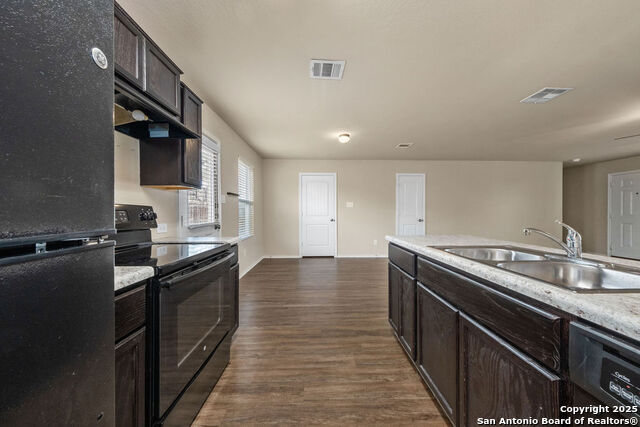 Image 14 of 31 For 7011 Walnut Valley