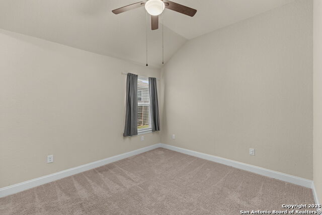 Listing photo id 19 for 6533 Crockett Cv