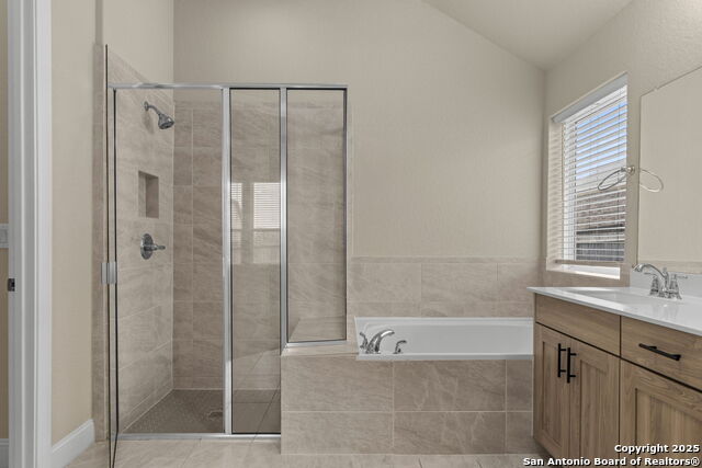 Listing photo id 25 for 6533 Crockett Cv