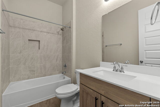 Listing photo id 26 for 6533 Crockett Cv