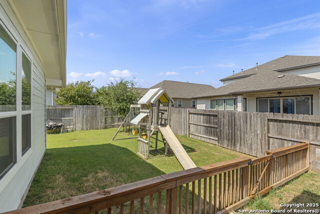 Listing photo id 31 for 6533 Crockett Cv