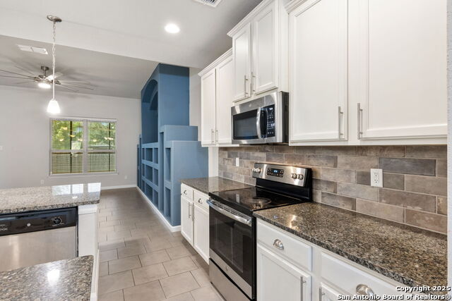Listing photo id 13 for 10230 Midsummer Meadow