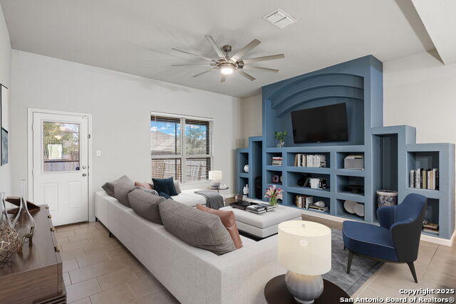Listing photo id 0 for 10230 Midsummer Meadow