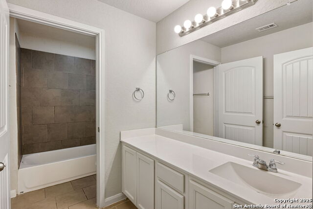 Listing photo id 24 for 10230 Midsummer Meadow